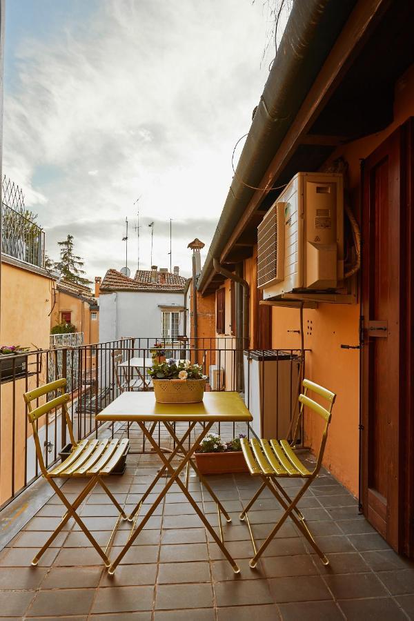 Italian Design Small Attic Болоня Екстериор снимка