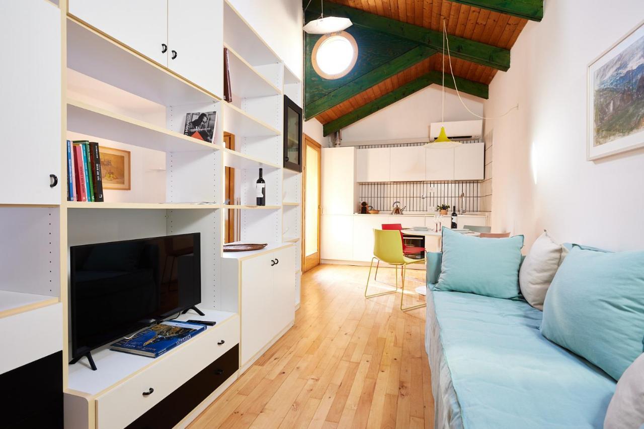 Italian Design Small Attic Болоня Екстериор снимка